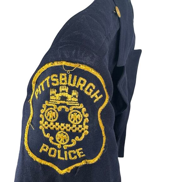 Authentic vintage Pittsburgh Police dress uniform jacket with built-in mystery - Picture 16 of 16